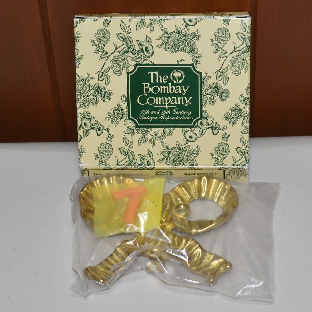NOB Vintage Bombay Company Brass Bow Wall Hanger w/Screws 2171018 4.5 x 4" Hook